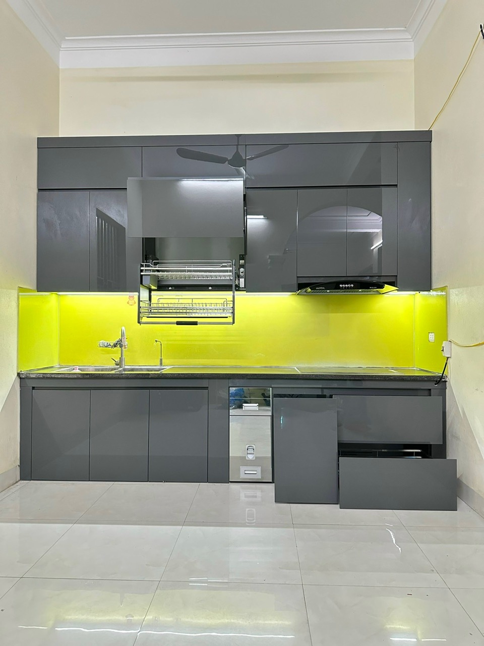 Tủ bếp nhựa Acrylic - TBA6